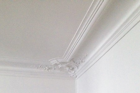 Lessiver un plafond : Comment nettoyer efficacement vos murs et